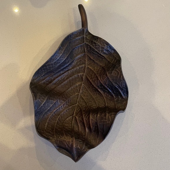Bronze Leaf - Picture 5 of 7